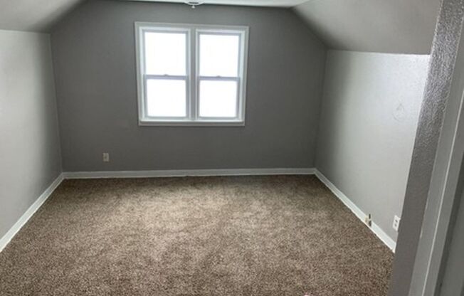 7348-7348A W Medford Ave