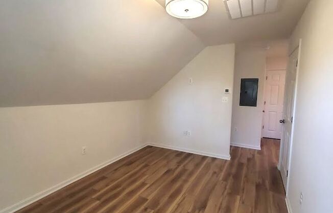 1 bed, 1 bath, $1,450, Unit 5511 Carter Ave. Unit 3