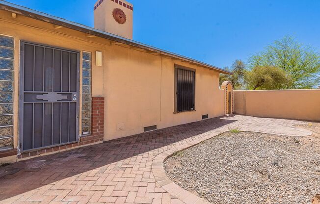 Spacious 4 bed 2 bath