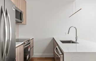2 beds, 1 bath, 750 sqft, $3,850, Unit 3B