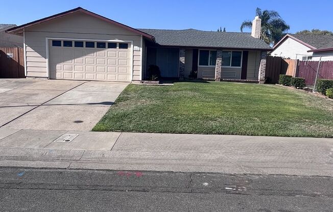 NICE UPDATED HOME IN SACRAMENTO!!