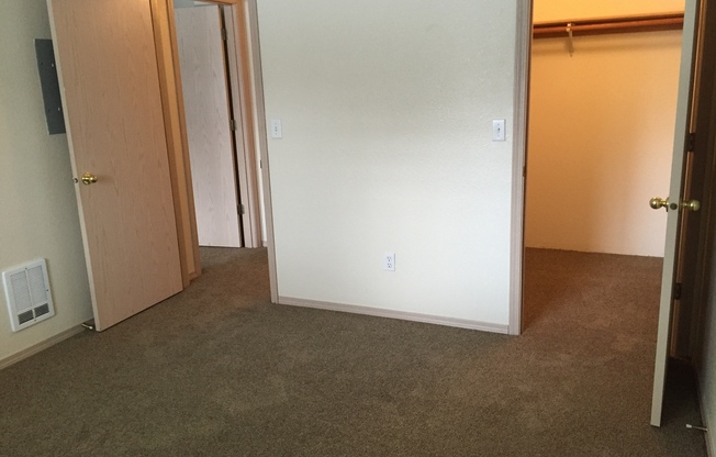 2 beds, 2 baths, 1,100 sqft, $1,550, Unit 114