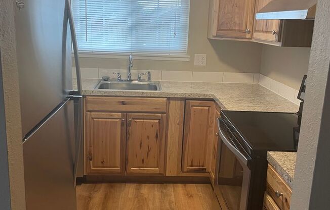 2 beds, 1 bath, 945 sqft, $1,500, Unit 090