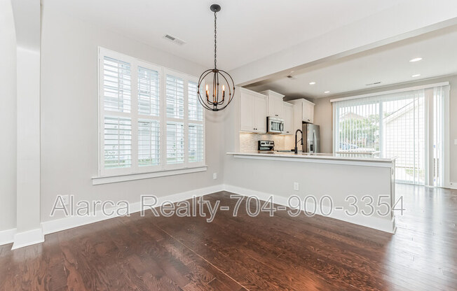 3246 MOSS LN