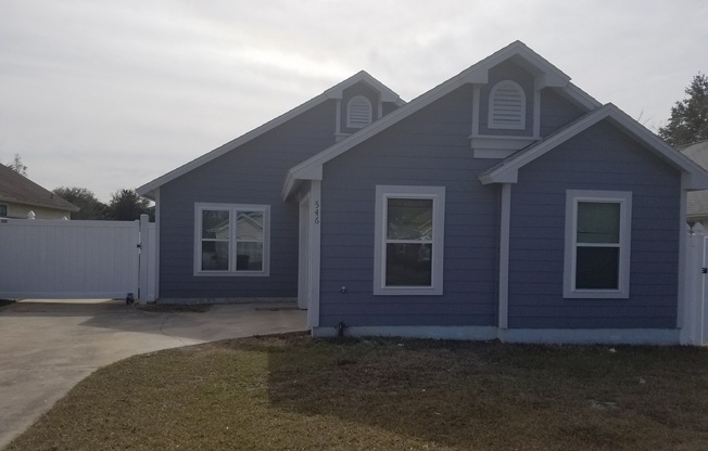 Beautiful Renovated 2-Bedroom, 2-Bathroom Home in Apopka