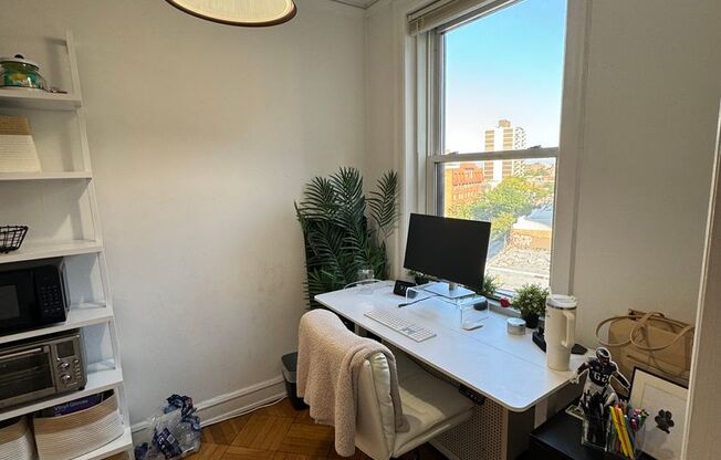 1 bed, 1 bath, $2,100, Unit 404