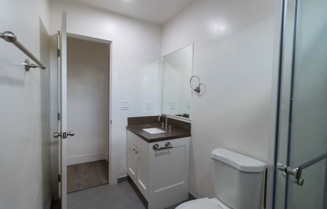 2 beds, 1 bath, 720 sqft, $2,600, Unit M_L