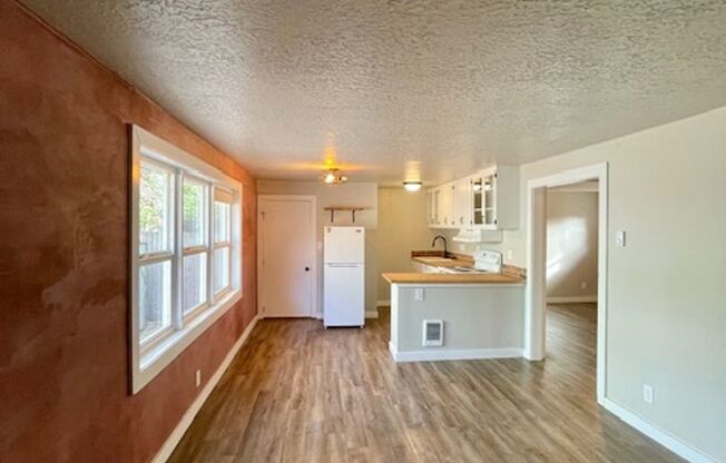 2 beds, 1 bath, $1,895