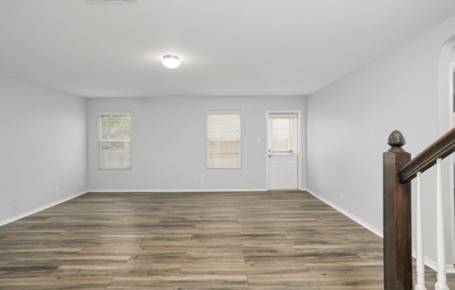 2311 S RIM