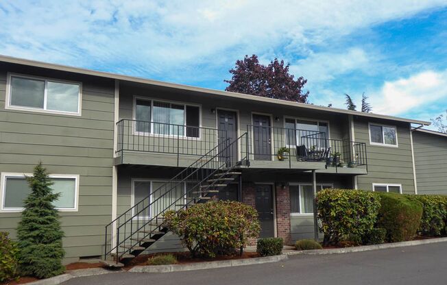 2 beds, 1 bath, 806 sqft, $1,549, Unit 36