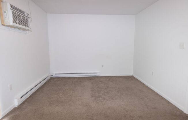 1 bed, 1 bath, $795, Unit Unit 101