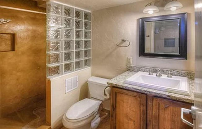 3 beds, 2 baths, $2,100, Unit 55 Cherry-206