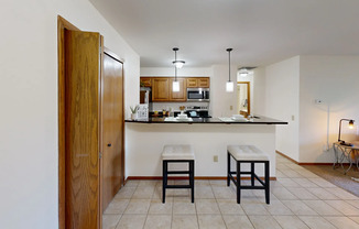 2 beds, 2 baths, 1,040 sqft, $1,795, Unit 136