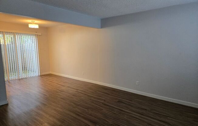 2 beds, 1.5 baths, 852 sqft, $1,750, Unit 3