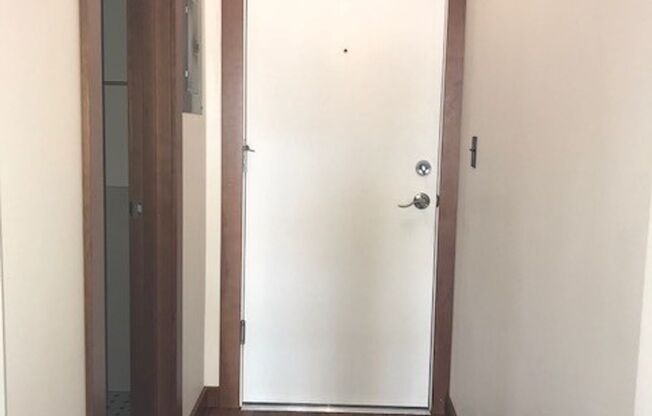 Studio, 1 bath, 359 sqft, $1,325, Unit 301