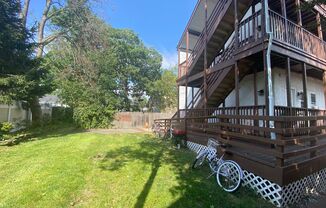 2 beds, 1 bath, $2,700, Unit 203