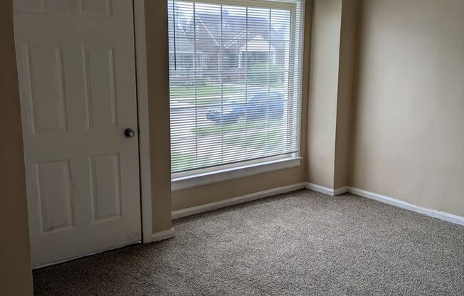 4148 16th St 3bed/1bath with great kitchen and new flooring throughout located in Ecorse