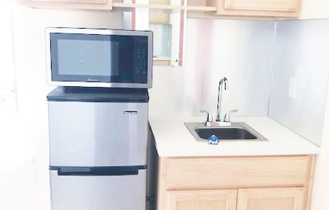 Studio, 1 bath, 230 sqft, $1,191, Unit F-07