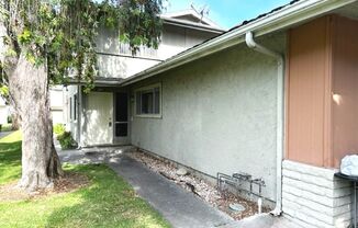 2 beds, 1 bath, $2,595