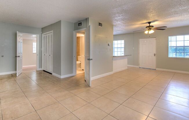 Very nice large 5 bedroom/3 bathroom home in booming Ybor city area