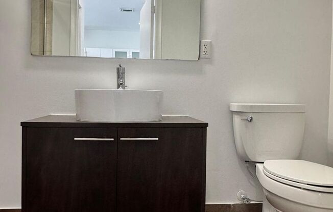 Studio, 1 bath, 737 sqft, $2,650, Unit Unit 607