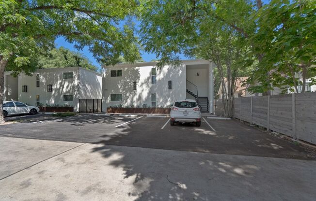4103 Speedway, Unit 205