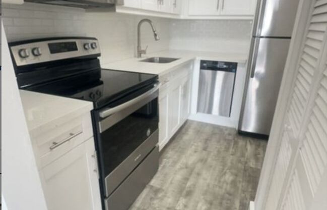 220 SW 17 Ct