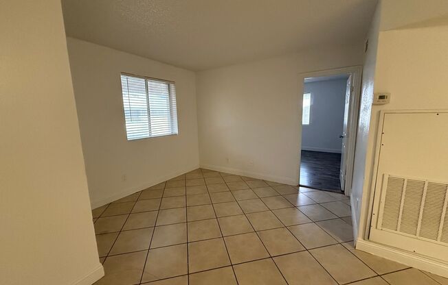 2 beds, 1 bath, 750 sqft, $1,100, Unit 214