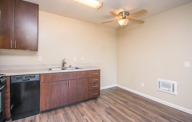 1 bed, 1 bath, 710 sqft, $2,495, Unit 9-203