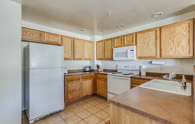 2 beds, 2 baths, 1,403 sqft, $2,000, Unit 2063