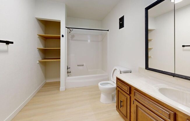 1 bed, 1 bath, 900 sqft, $900, Unit 201-207E