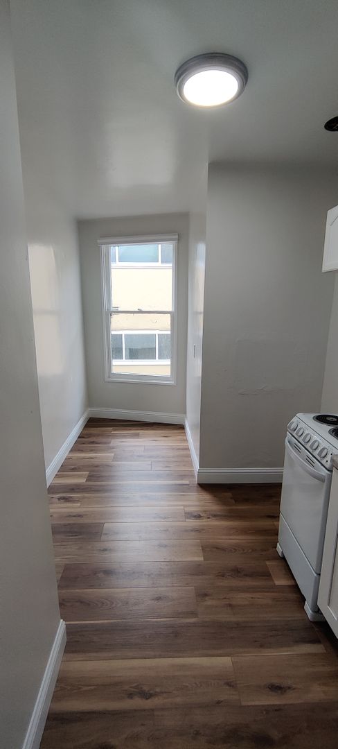 Studio, 1 bath, 500 sqft, $1,500, Unit 2