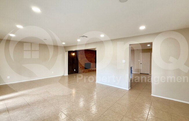 1275 E LOMA VIS DR