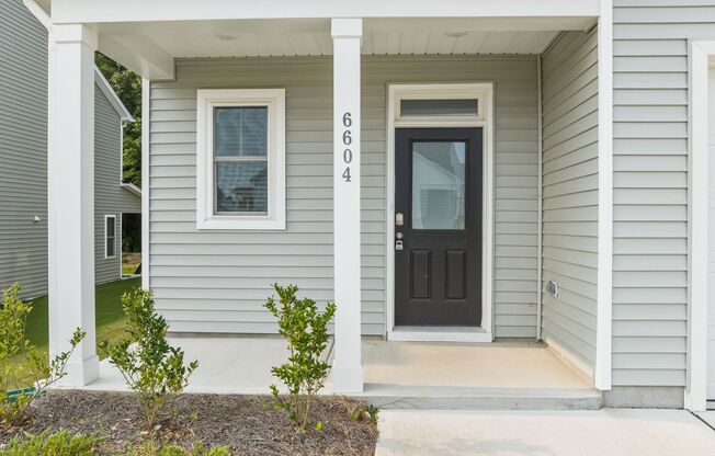 Gorgeous 3BD, 2.5BA Home In SE Raleigh, near Downtown! Pets Allowed!