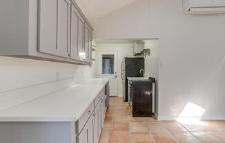 1 bed, 1 bath, $1,295