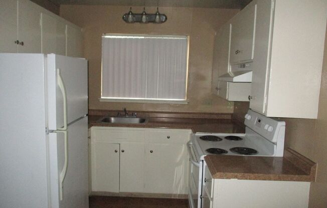 2 beds, 1.5 baths, 932 sqft, $1,775, Unit 26-Unit 4