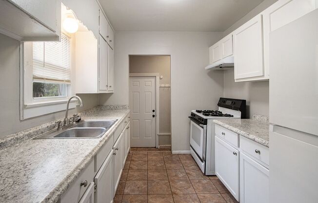 3 beds, 1 bath, $1,399