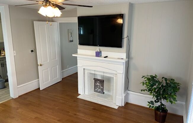 223 E. Glendale Ave. Apartments