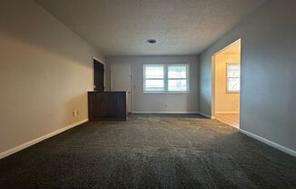 2 beds, 1 bath, $1,099, Unit 3