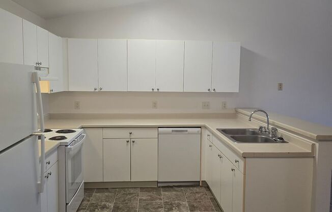 2 beds, 1 bath, 856 sqft, $1,269, Unit PL   7302