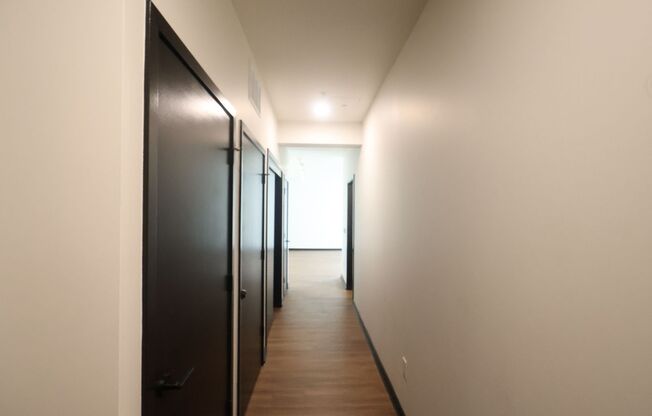 1 bed, 1 bath, 751 sqft, $1,615, Unit 624