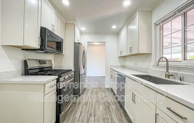 3100 SANTA MARIA AVE