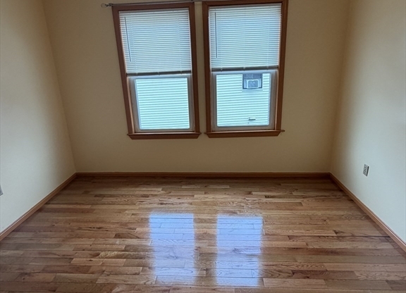 4 beds, 1 bath, 1,500 sqft, $2,800, Unit 2