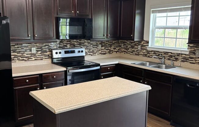 Large Four Bedroom Home In North Charlotte