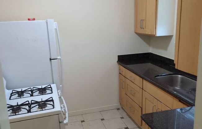 2 beds, 1 bath, $2,150, Unit 1434