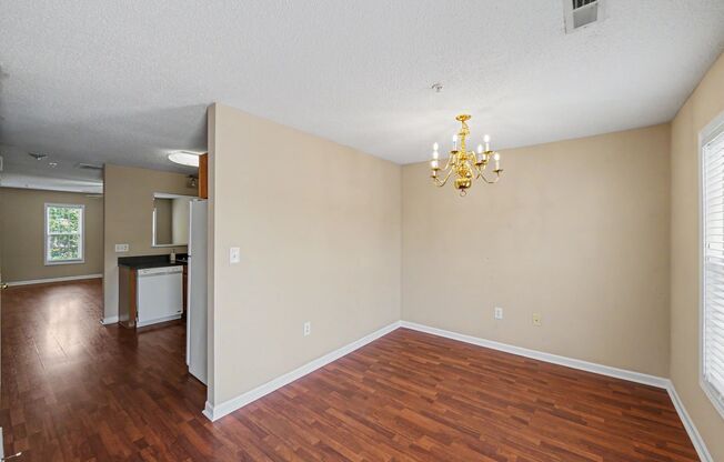 Spacious 2BR/2.5BA Condo with Private Deck Near Lake Norman