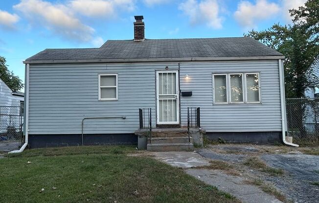 2 Bedroom Home with Bonus Rooms in West Gary
