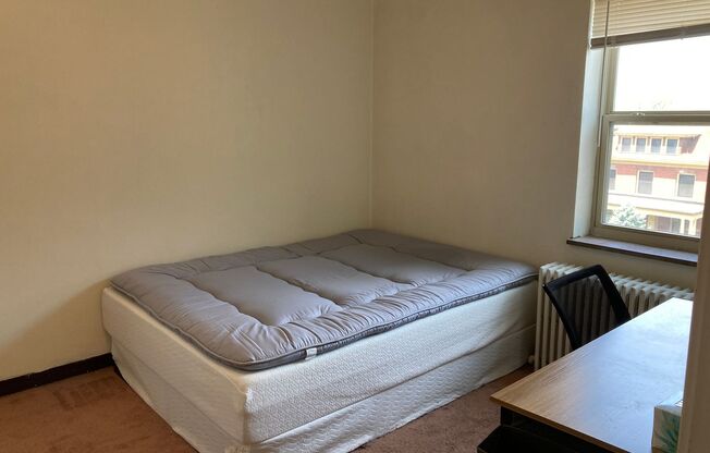 2 beds, 1 bath, 950 sqft, $1,275, Unit 5600 Fifth A312