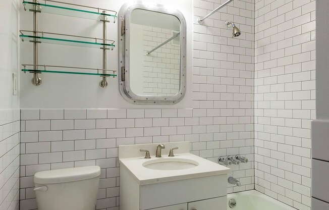 1 bed, 1 bath, $6,400, Unit PHE