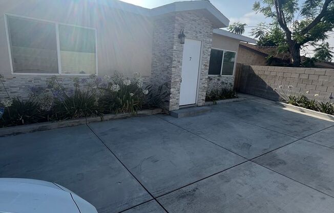1424 Encino Ave.